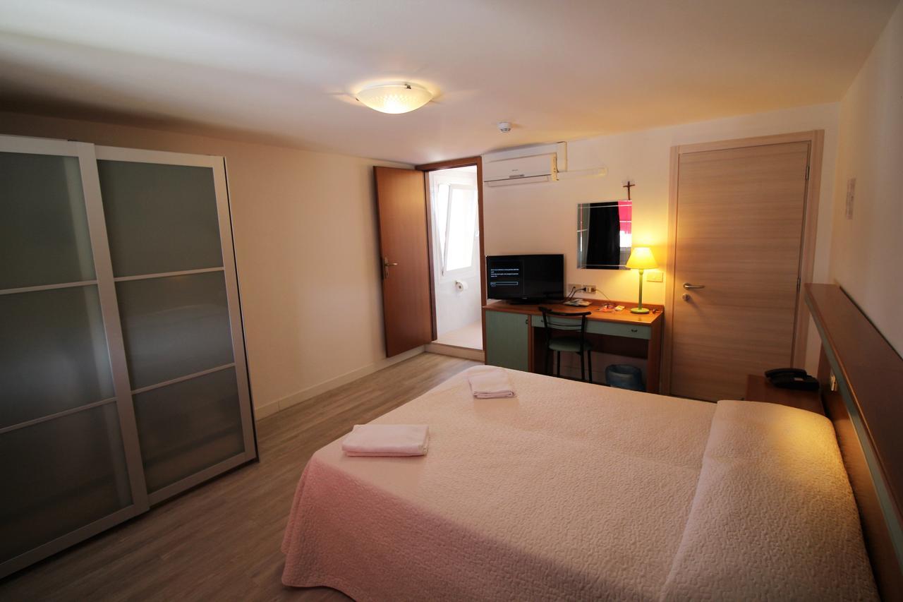 Hotel Rex Caorle Exterior photo