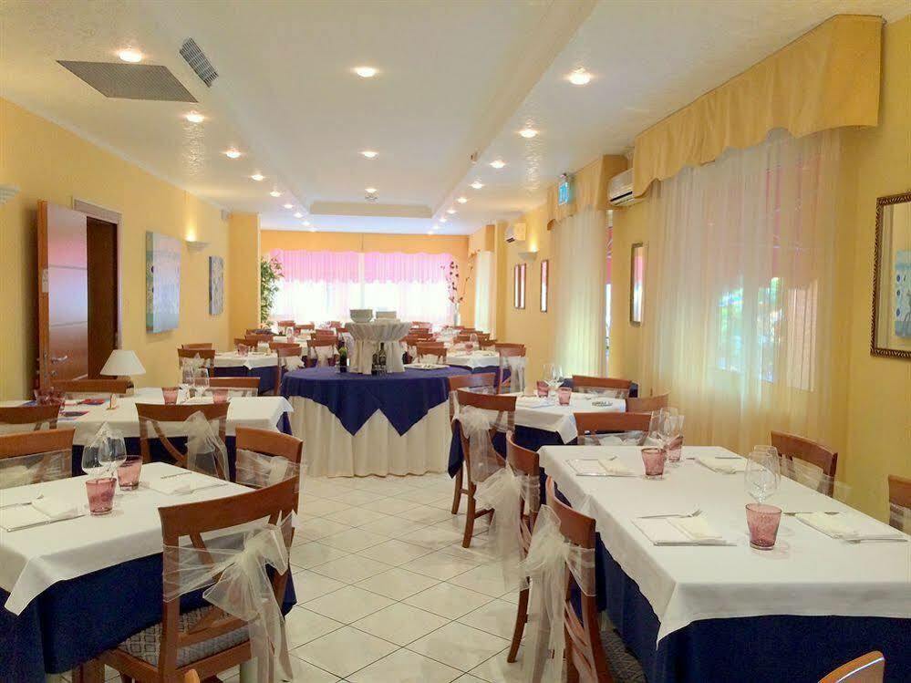 Hotel Rex Caorle Exterior photo